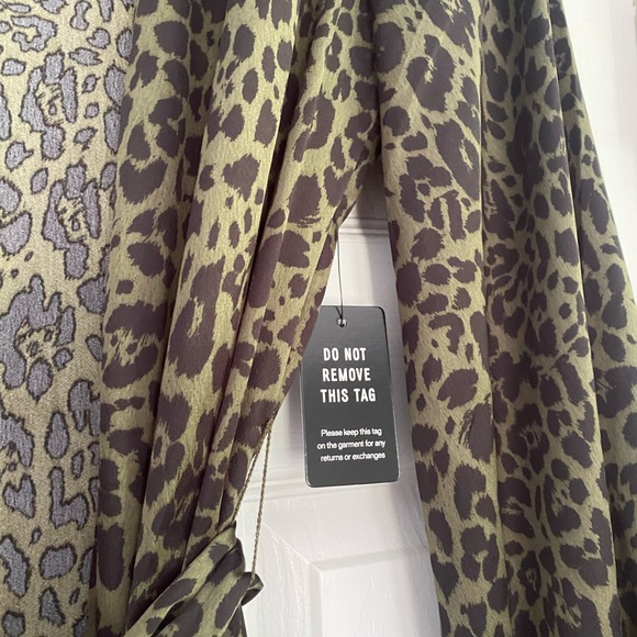 NWT Satin Leopard Print Belted Wrap Kimono Dress - Picture 5 of 9